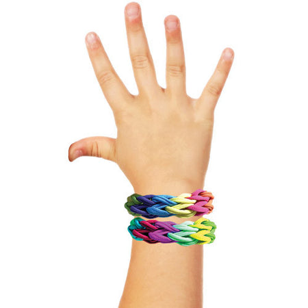 Photo, making bracelets Jewelry with loops